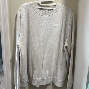Nike Sportswear Club Fleece Crew neck sweatshirt size XL in heathered oatmeal